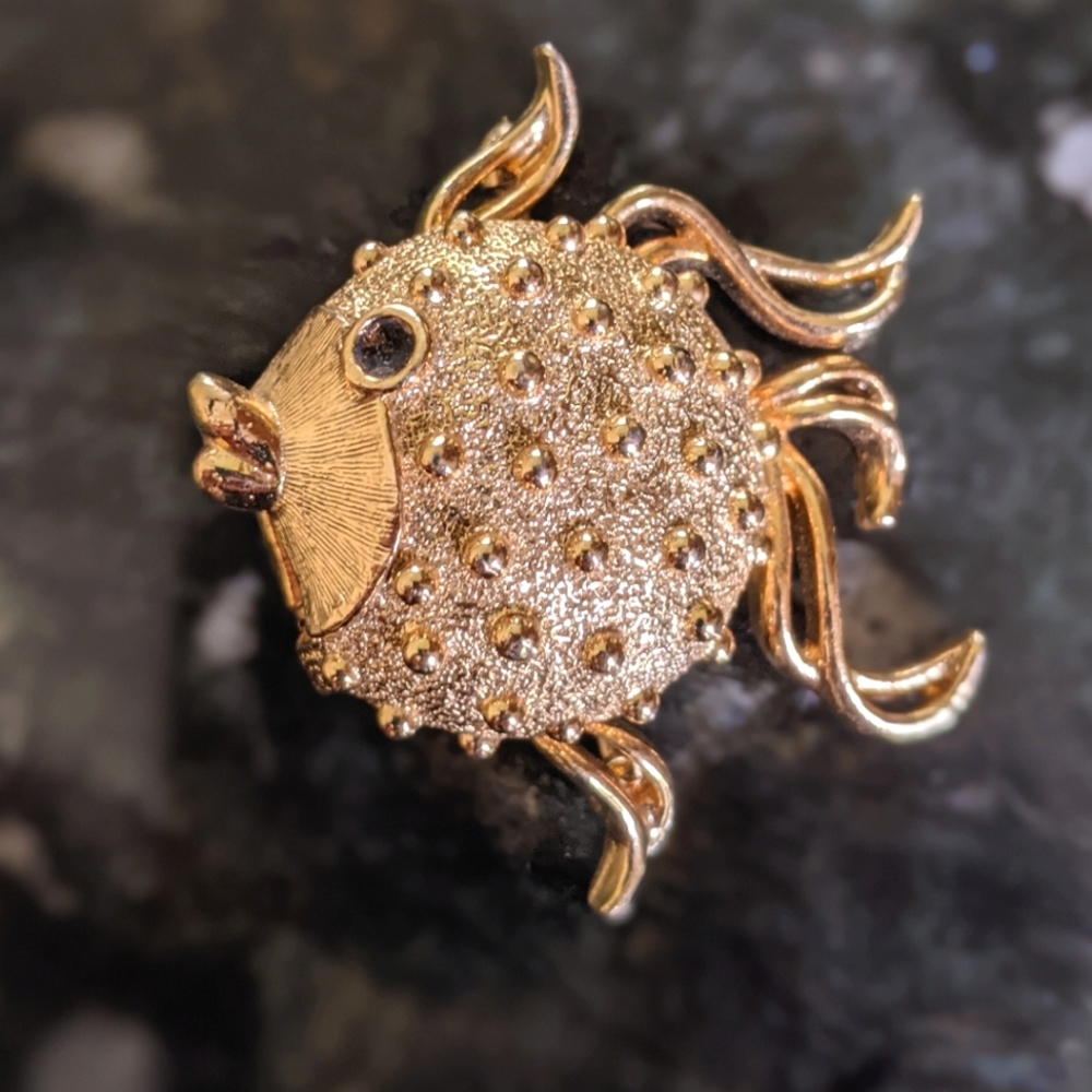 Vtg Fuller Brush Co. Perfume Fish Locket